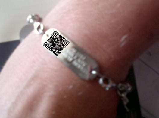 qr codes id bracelet example image emergency