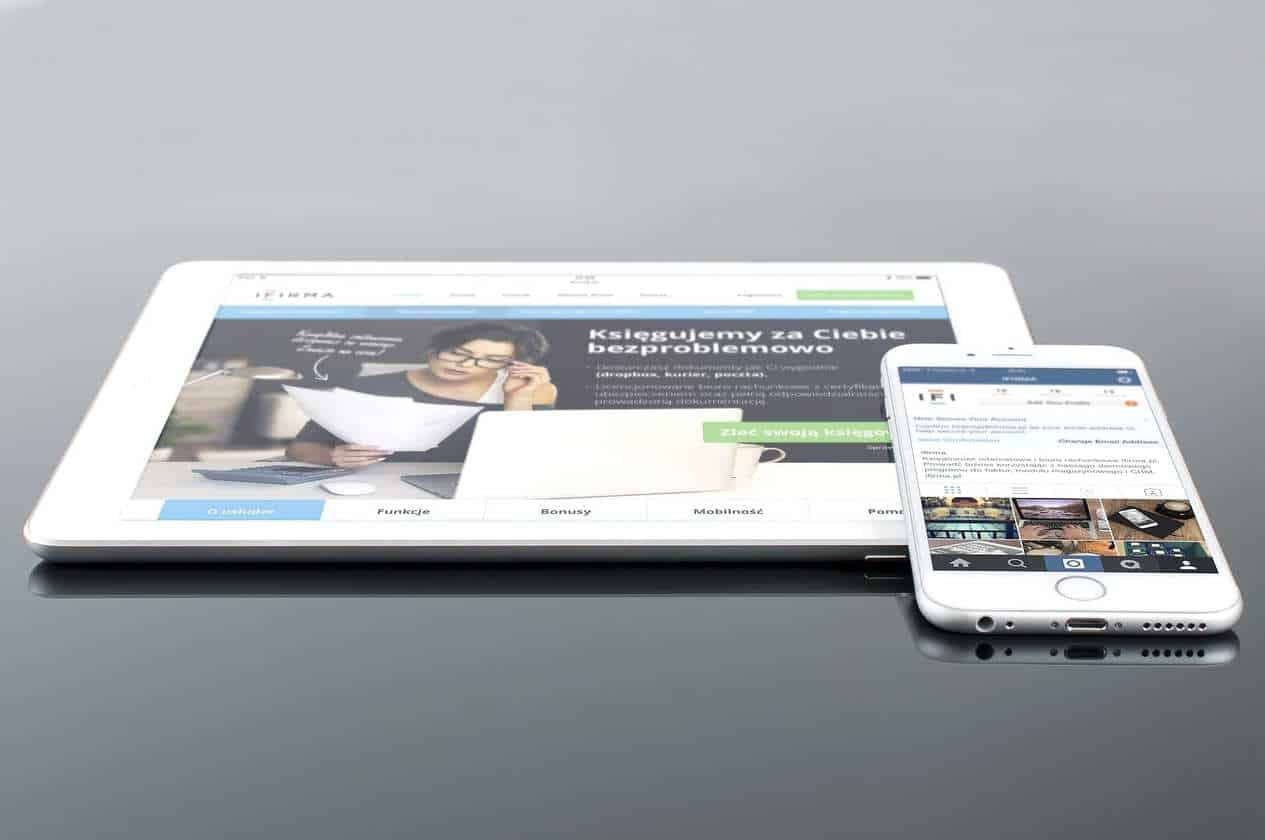 mobile advertising market Apple tablet commerce iPad