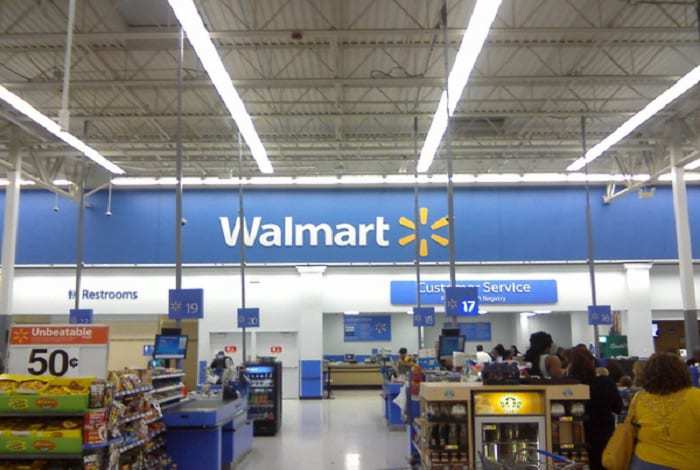 Walmart VR Shopping - Walmart store interior