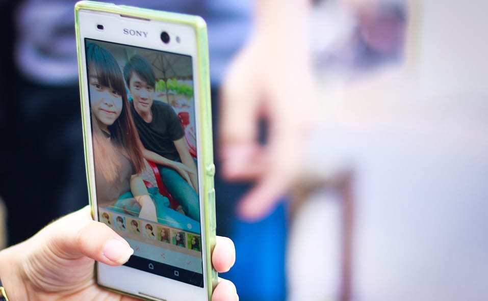 Chinese Social Media Accounts - Teen Selfie - Mobile Phone