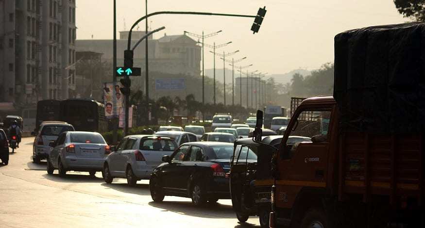 Smart driving licenses - Traffic in Mumbai