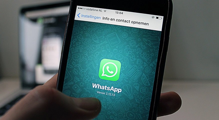 WhatsApp Mobile Payments - WhatsApp on smartphone