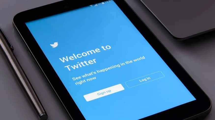 Twitter subscription - Twitter sign up on tablet