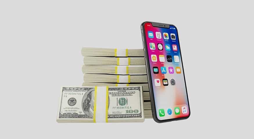 Mobile Shopping in 2020 - iPhone with US dollar bills