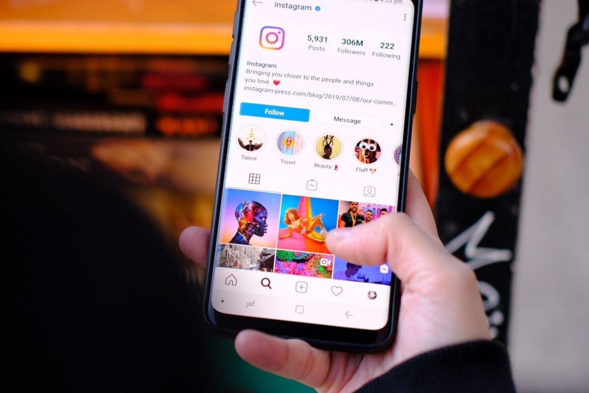 Product tagging - Person using IG