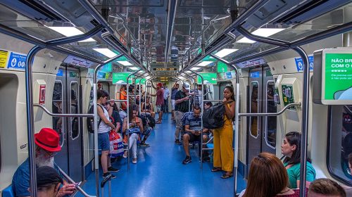 People on São Paulo Metro - Facial recognition