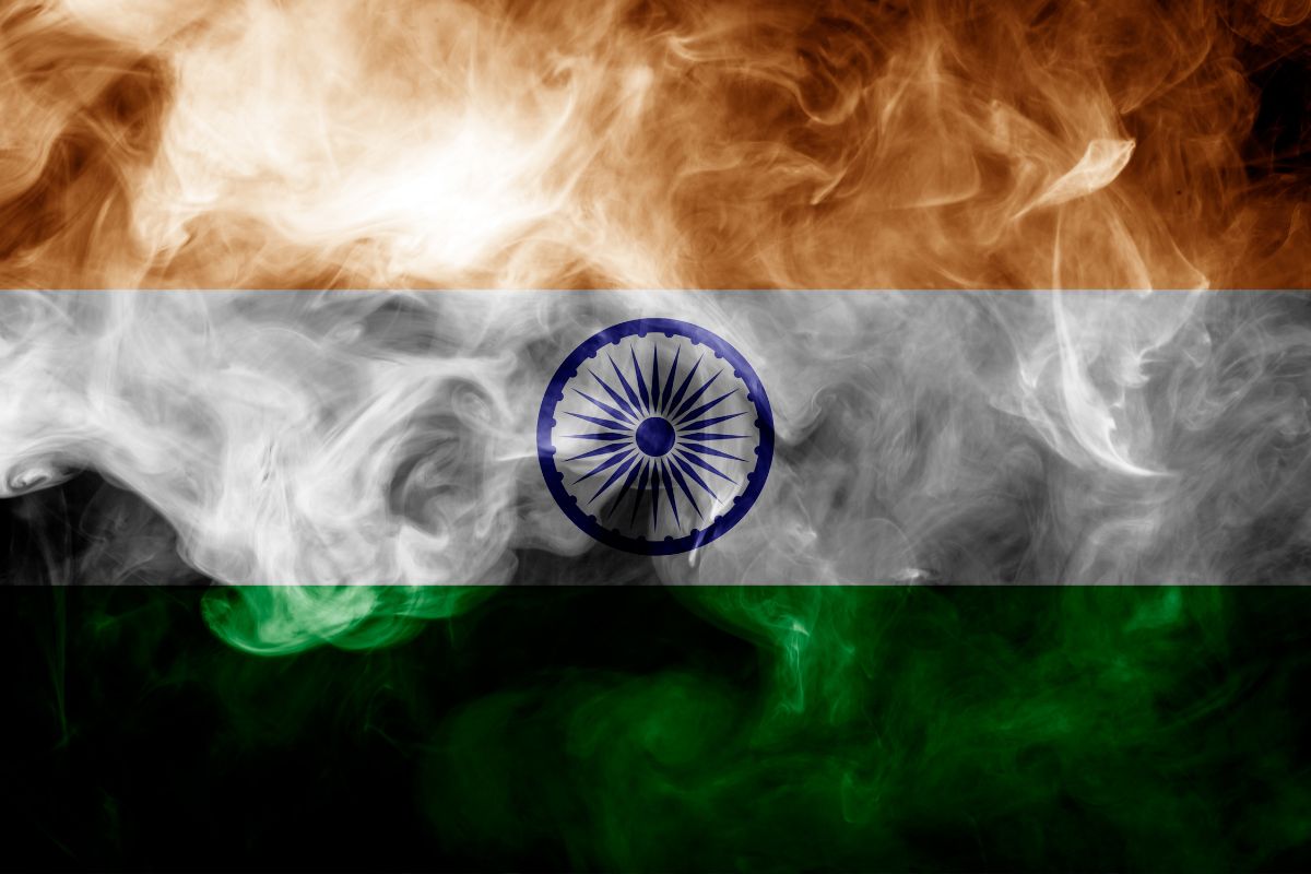 QR code - India Flag - Smoke