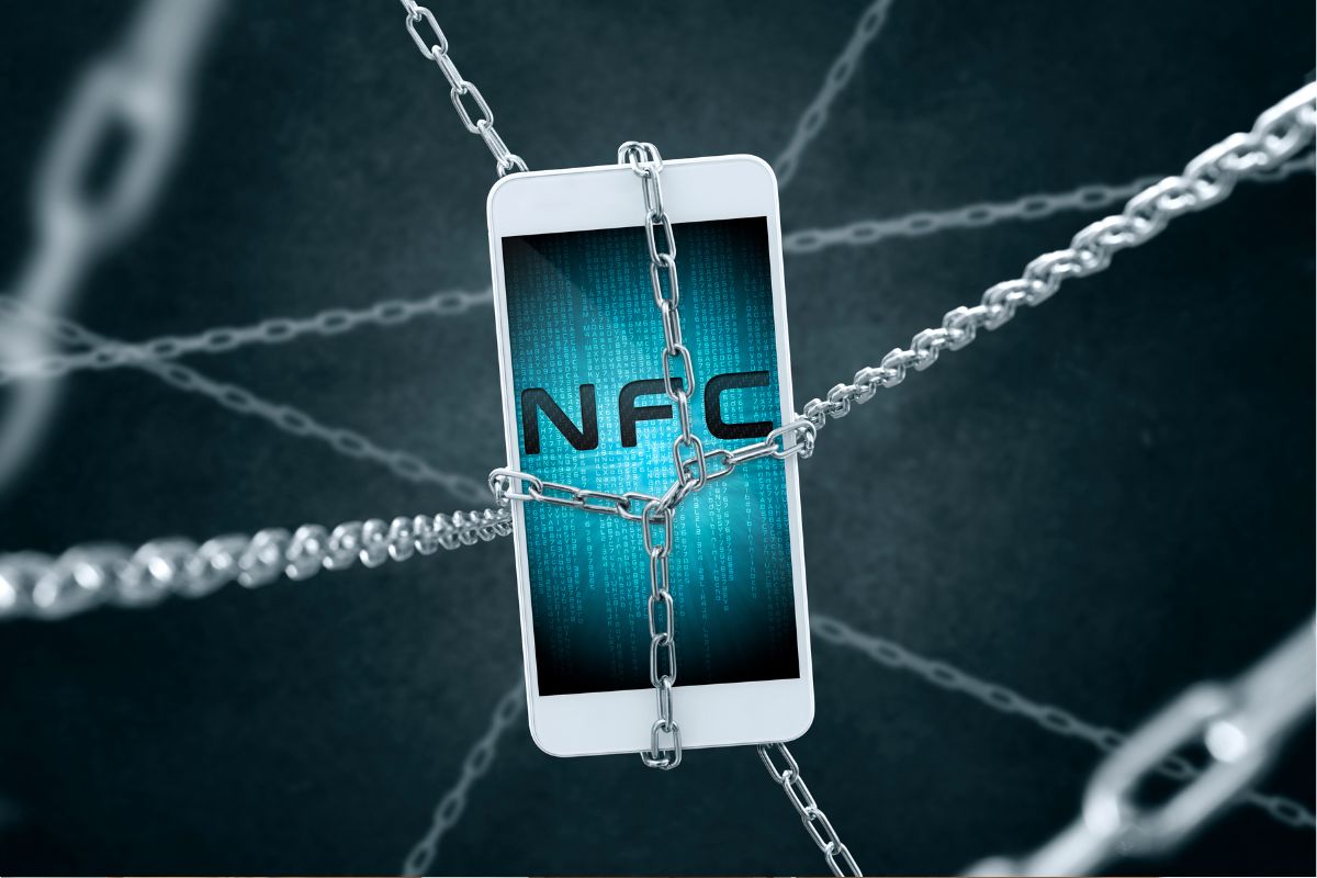 Near field Communication - Chains on Phone - Security