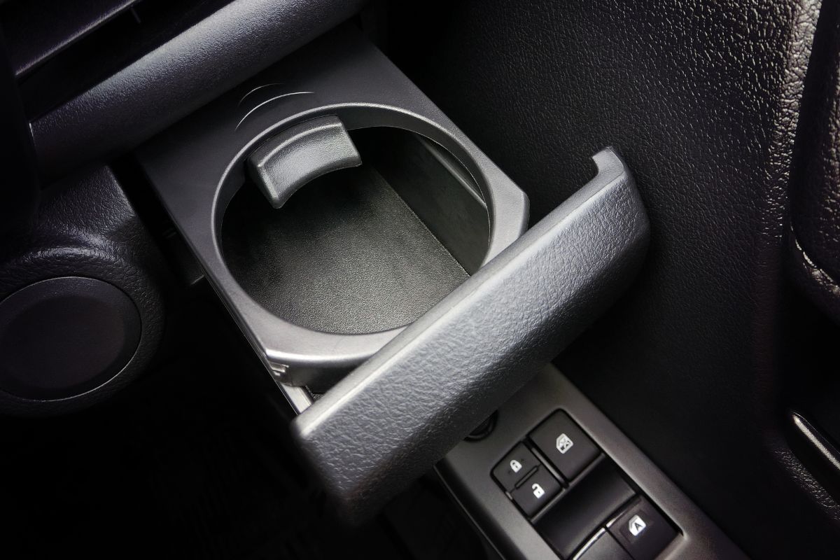 smartphones - cupholder in car