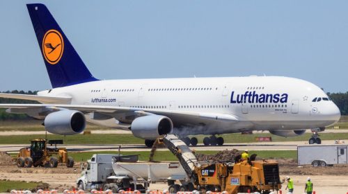 Apple AirTags - Image of Lufthansa plane