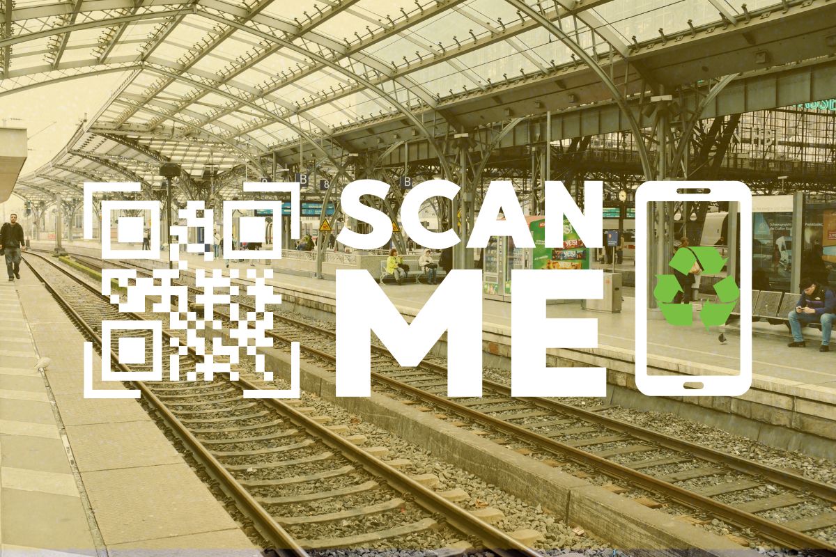 QR code Scan Me- Train Station