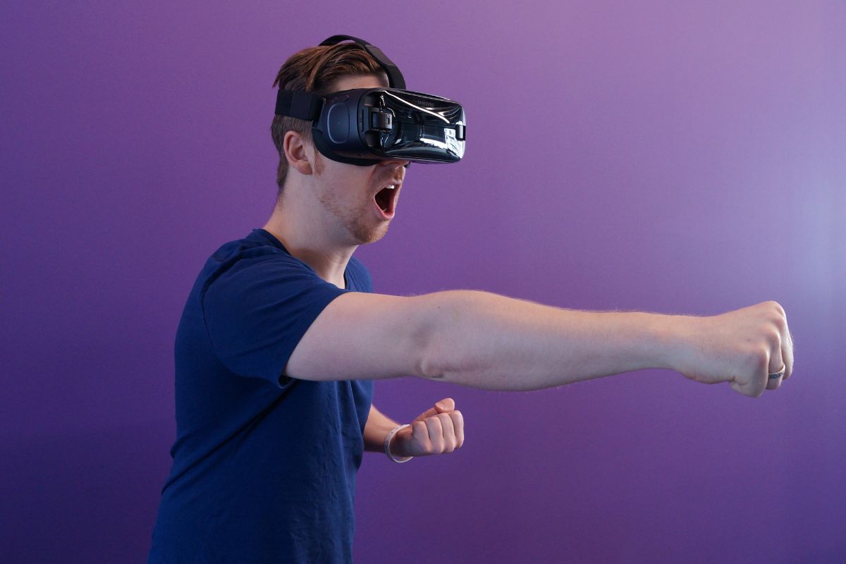 Virtual Reality - Playing Game