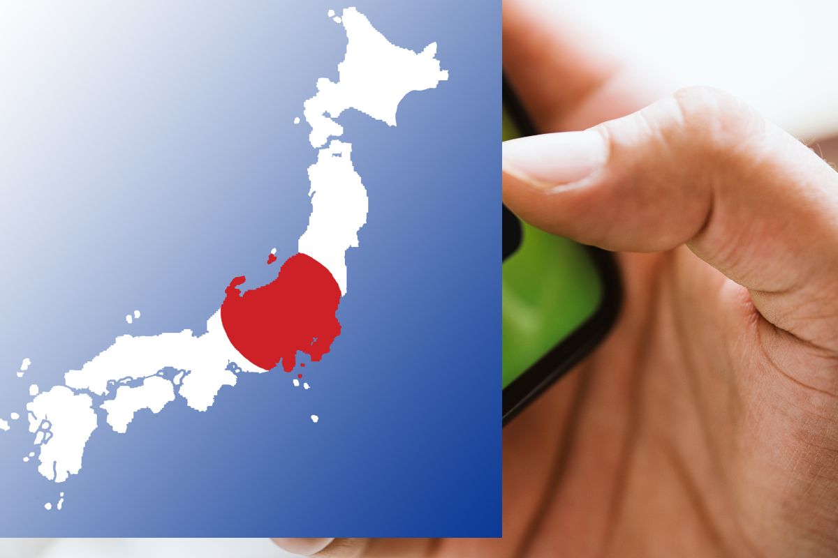 Mobile payments Japan - person paying via mobile