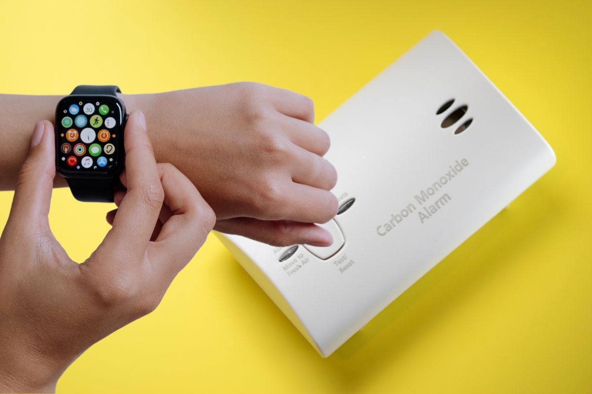 Apple Watch with Carbon Monoxide Alarm device