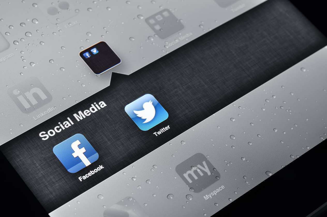 Facebook and Twitter applications mobile apps