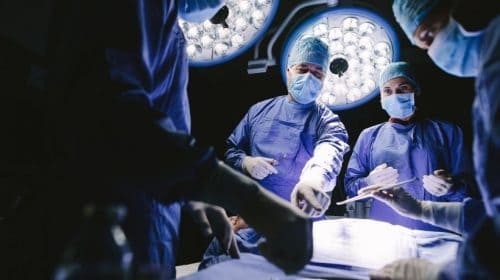 AI technology - surgeons in operating room