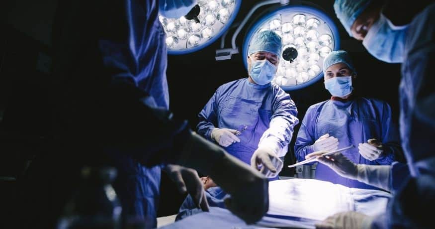 AI technology - surgeons in operating room