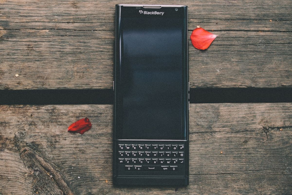 BlackBerry phones - BB smartphone