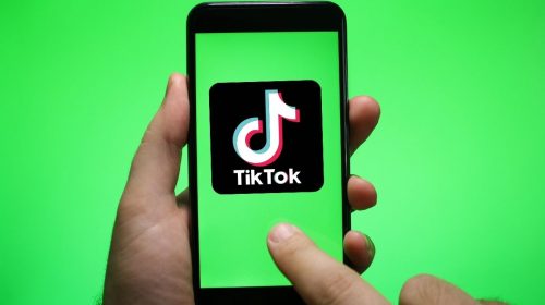 Augmented reality - Green screen - TikTok logo
