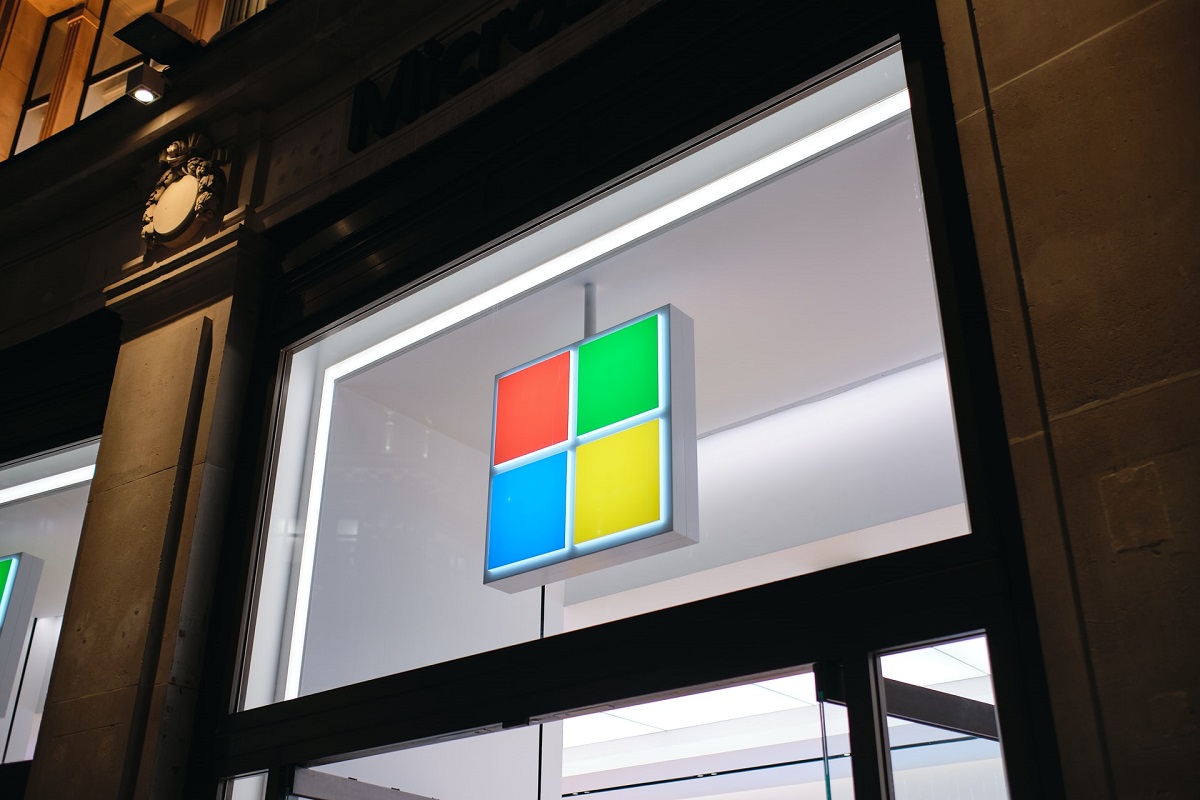 Facial recognition AI - Microsoft Logo - Store