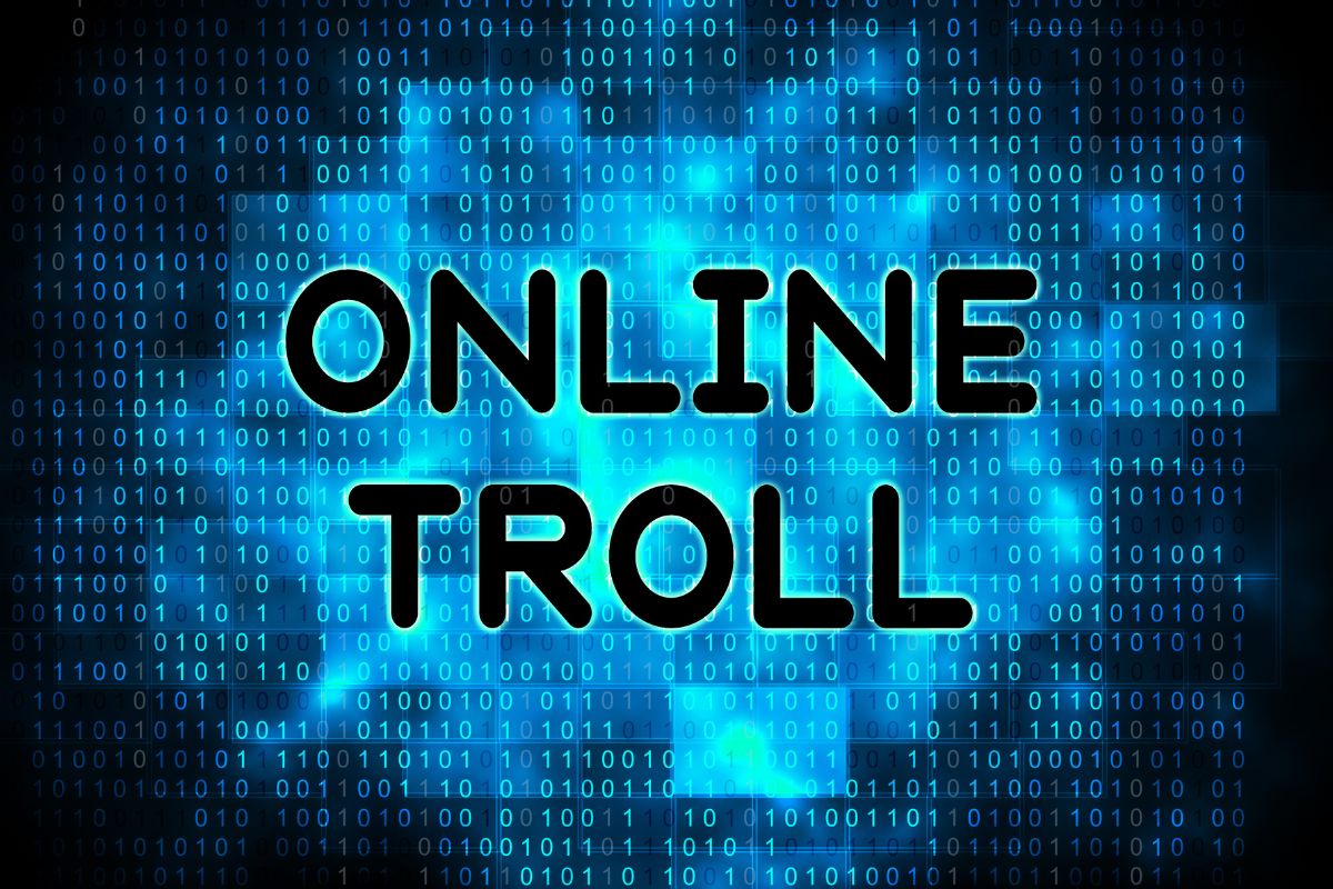 Twitter Blue - Online Troll