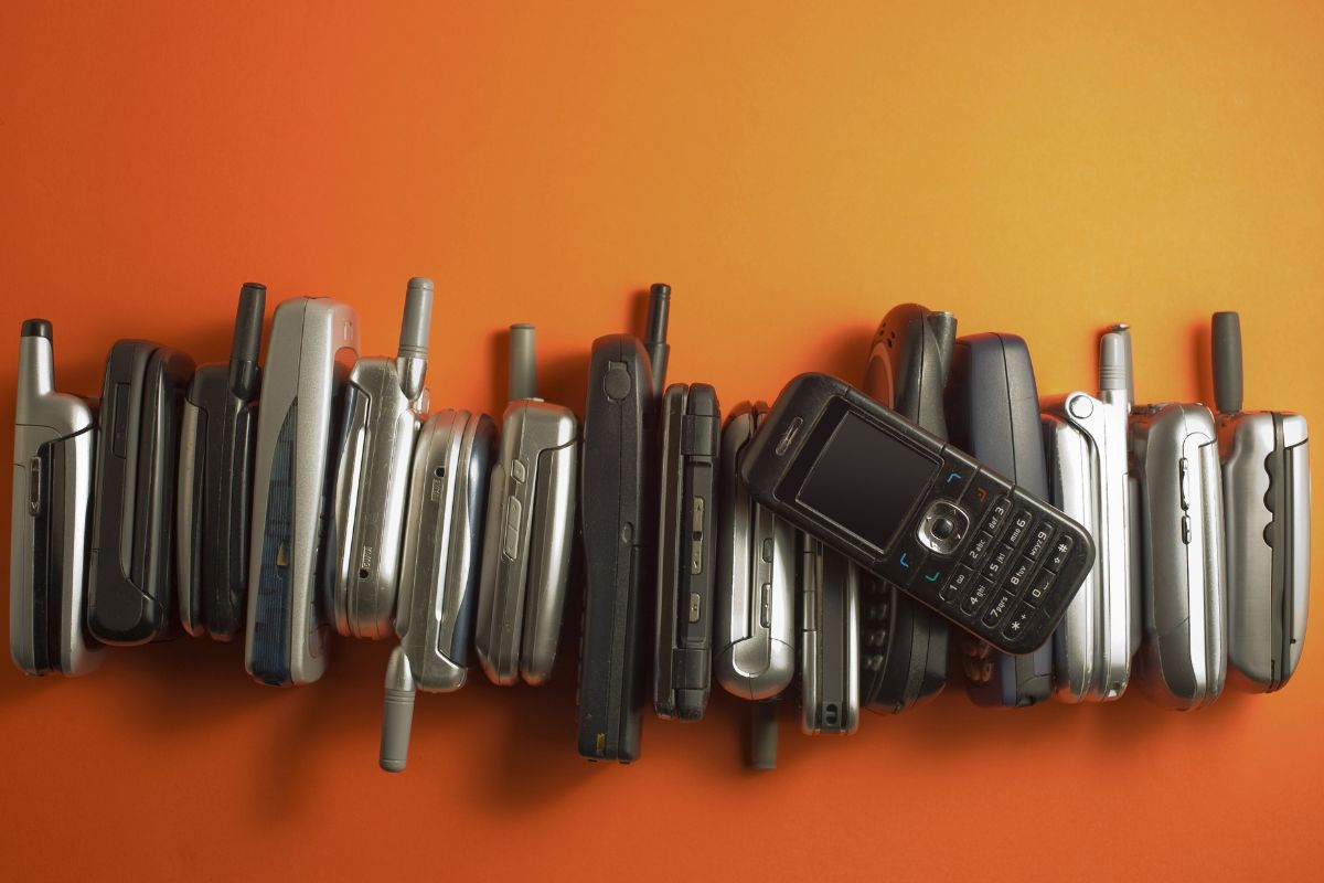 Flip phones in a row