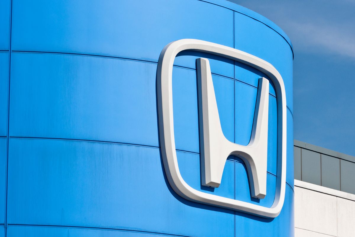 Virtual reality - Honda Logo