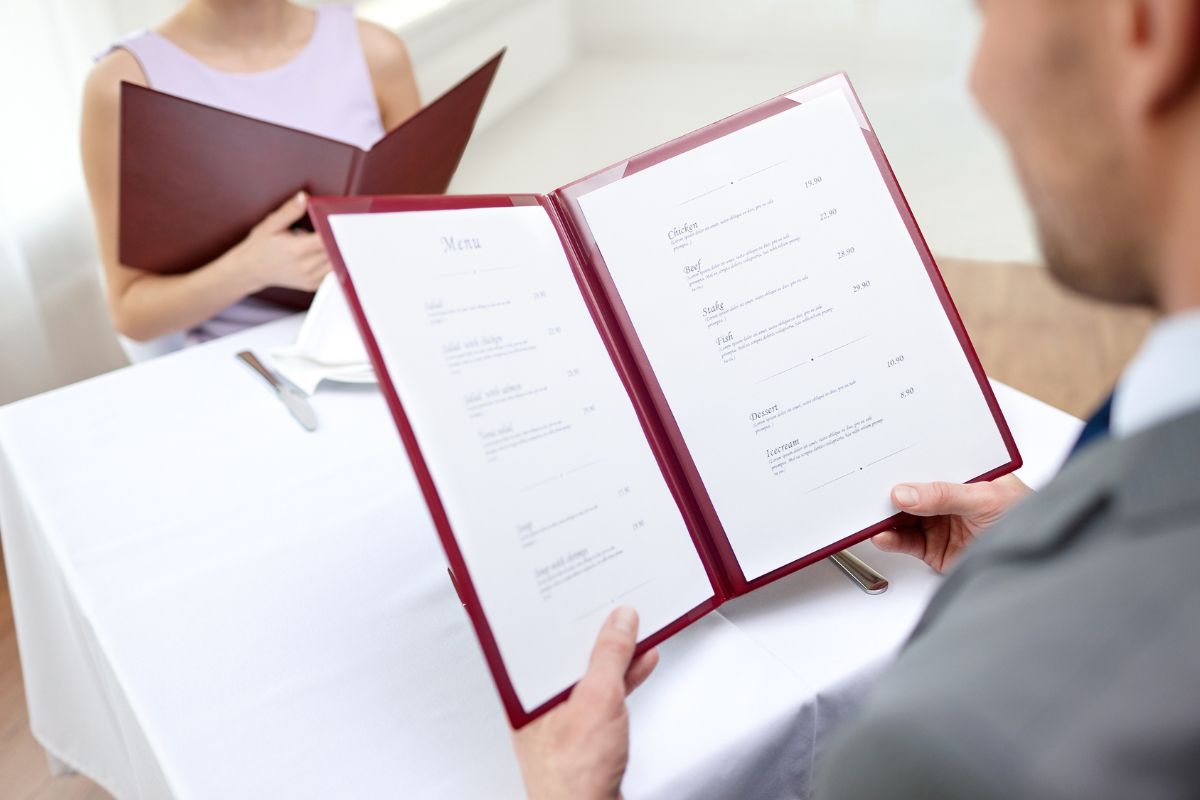 QR codes - Traditional restaurant paper menu