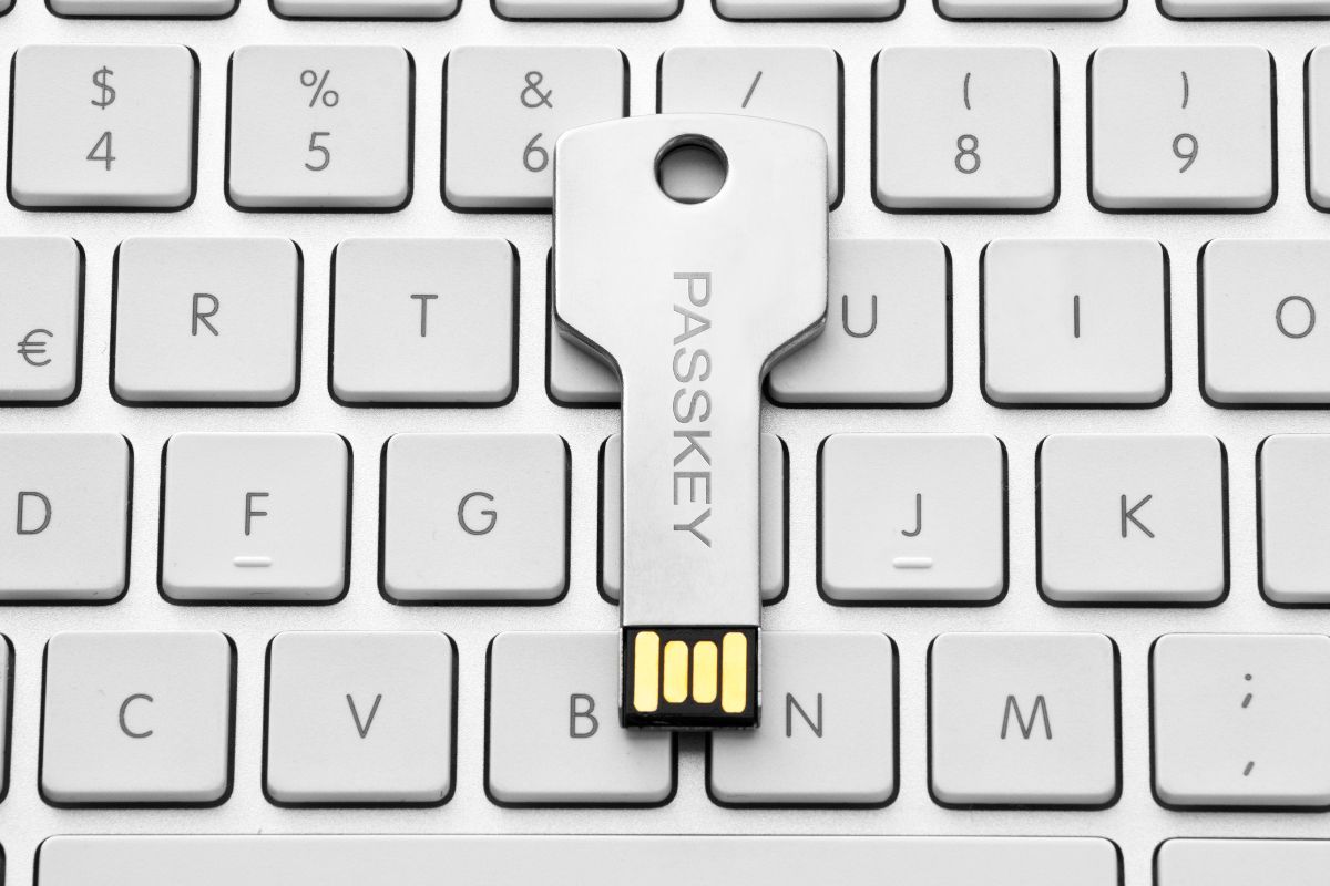 Passkeys - Passkey on keyboard