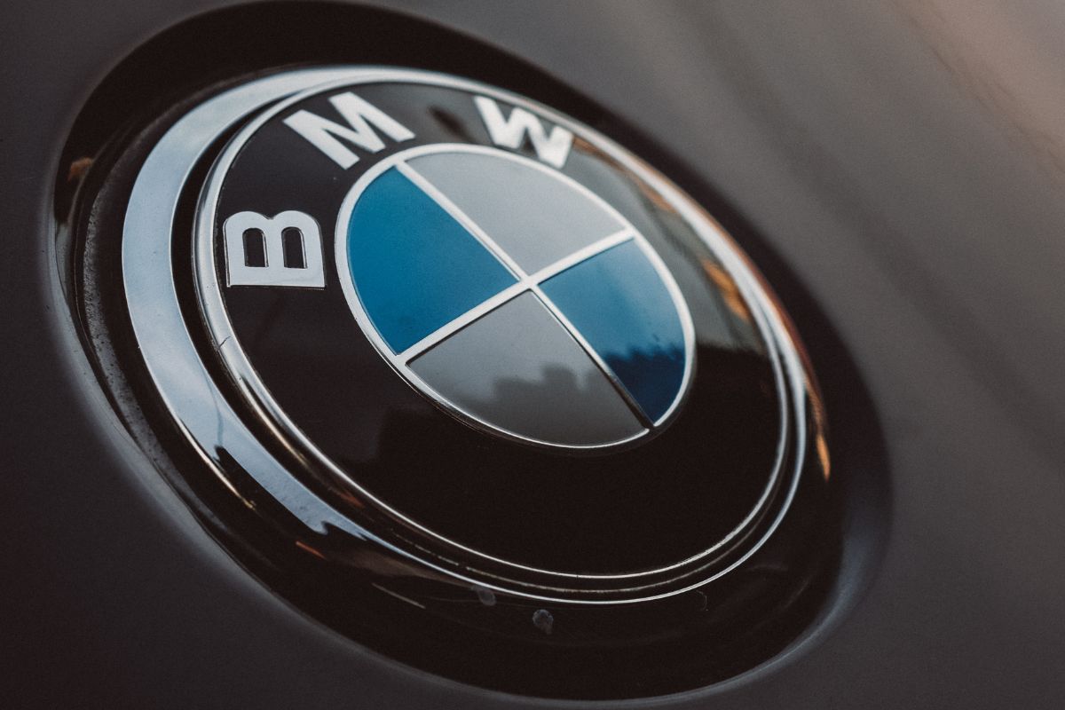 AR glasses - BMW Logo