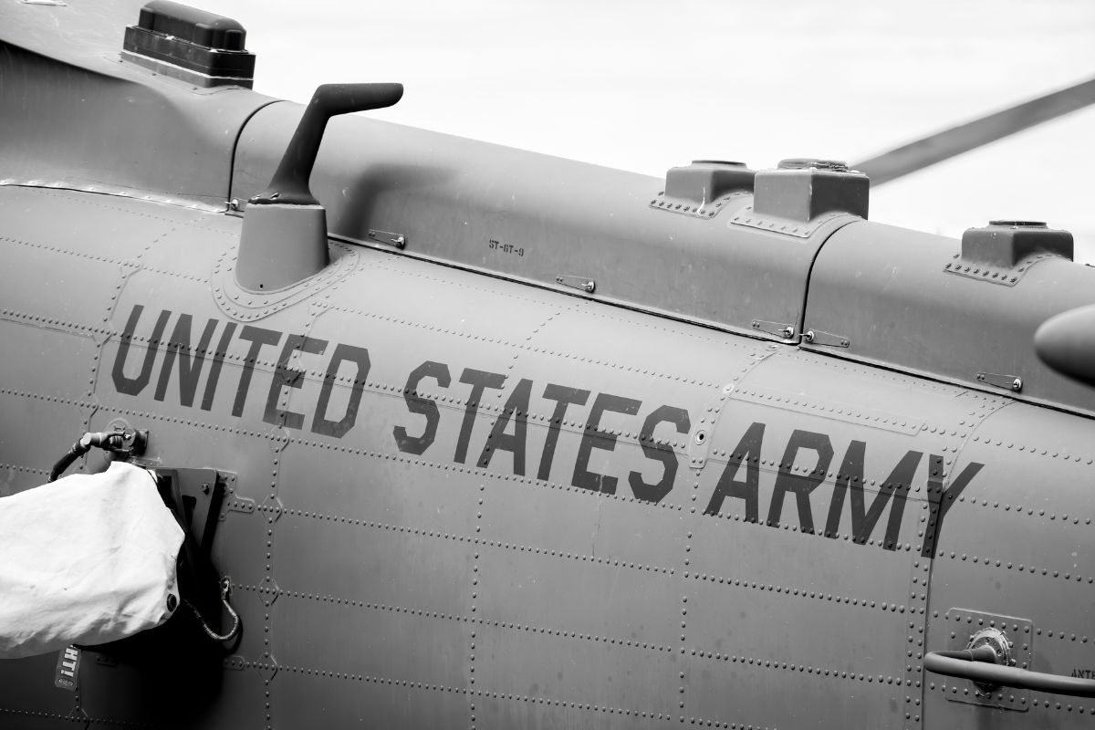 mixed reality - United States Army Plane