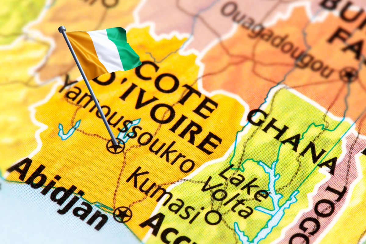 Mobile Payments - Côte d'Ivoire Map and flag