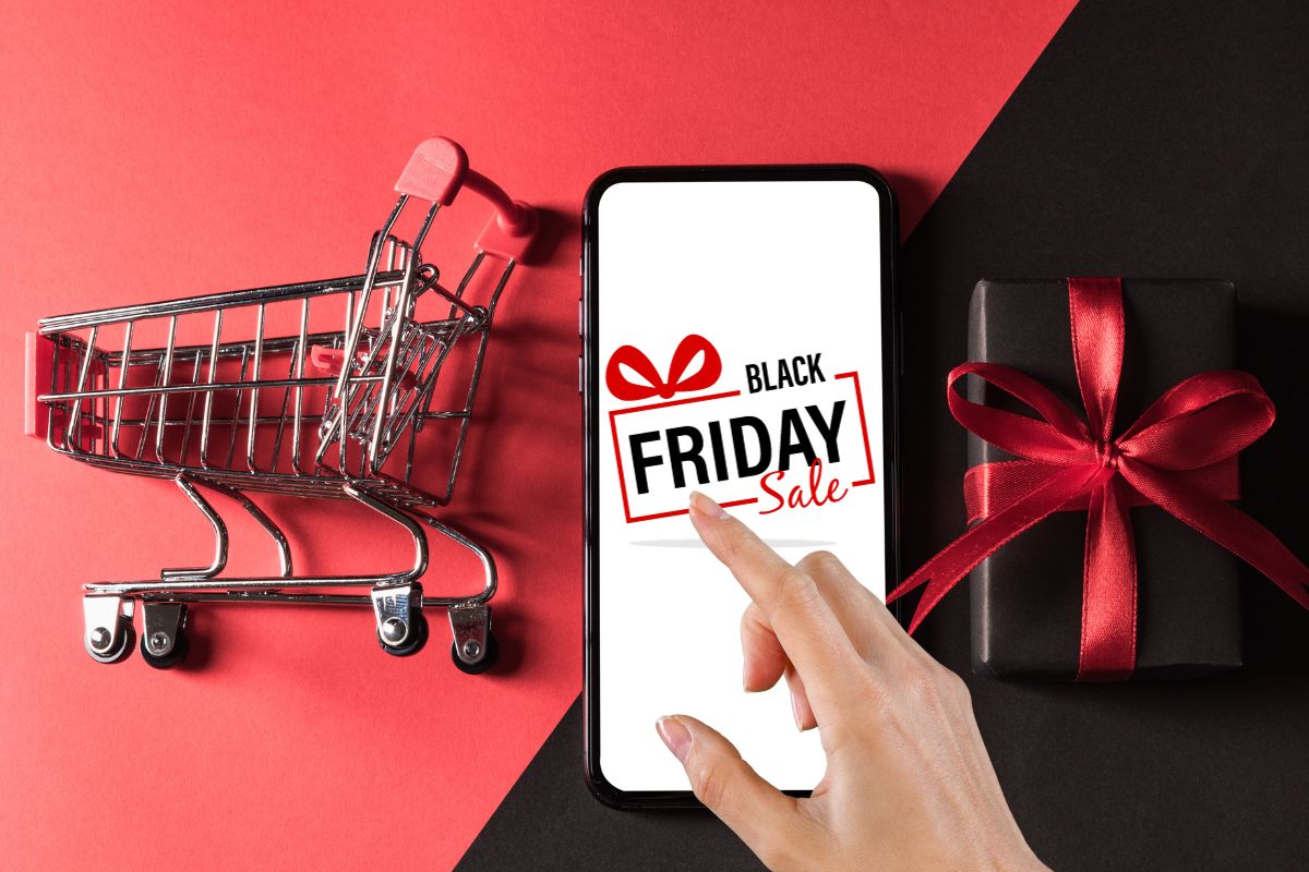 Mobile commerce - Black Friday Sale on smartphone