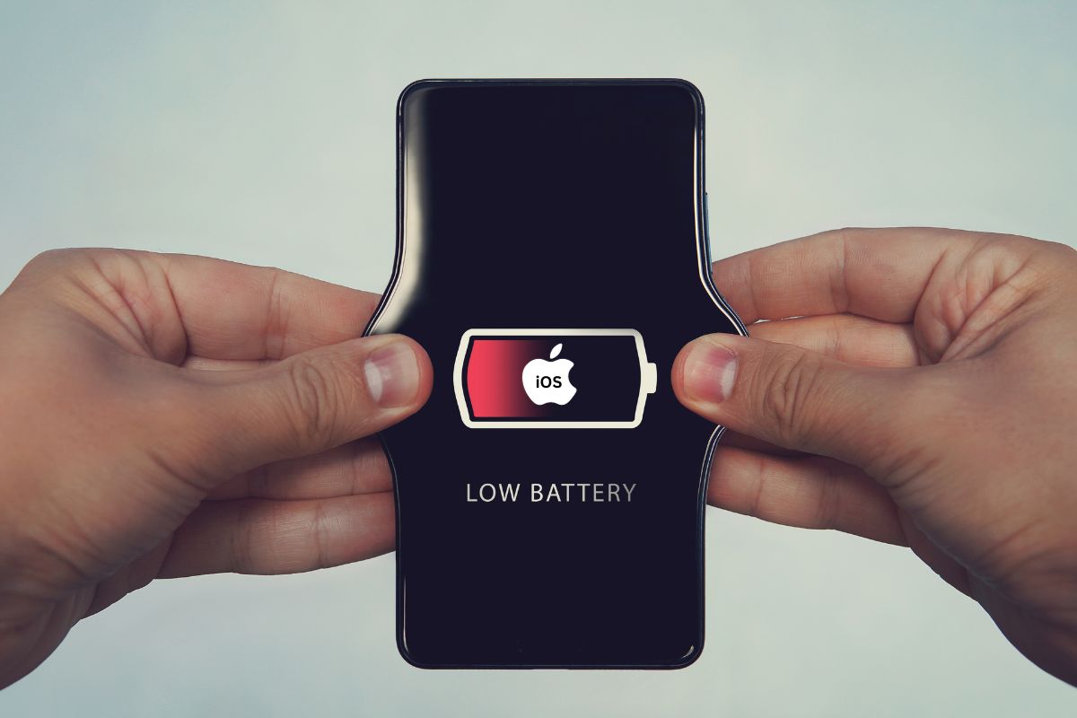 Batterygate - Low phone battery - apple logo with iOS