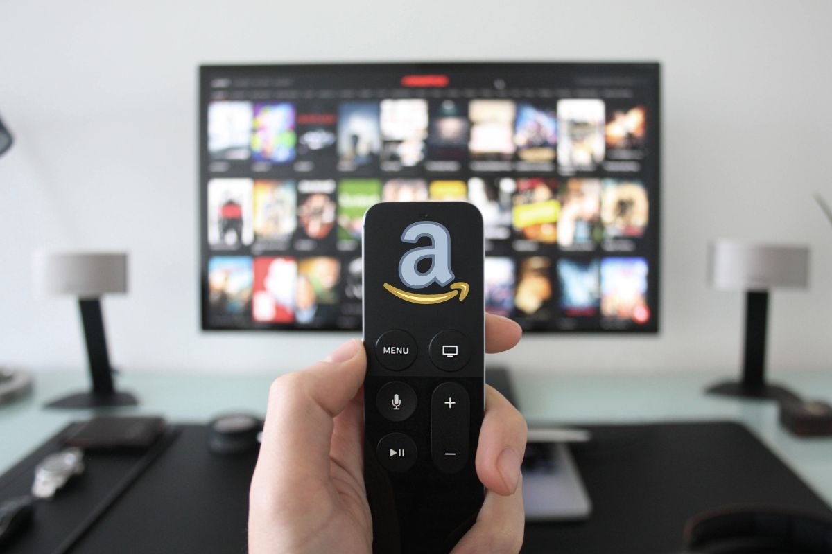 Smart TV - Amazon Logo on remote