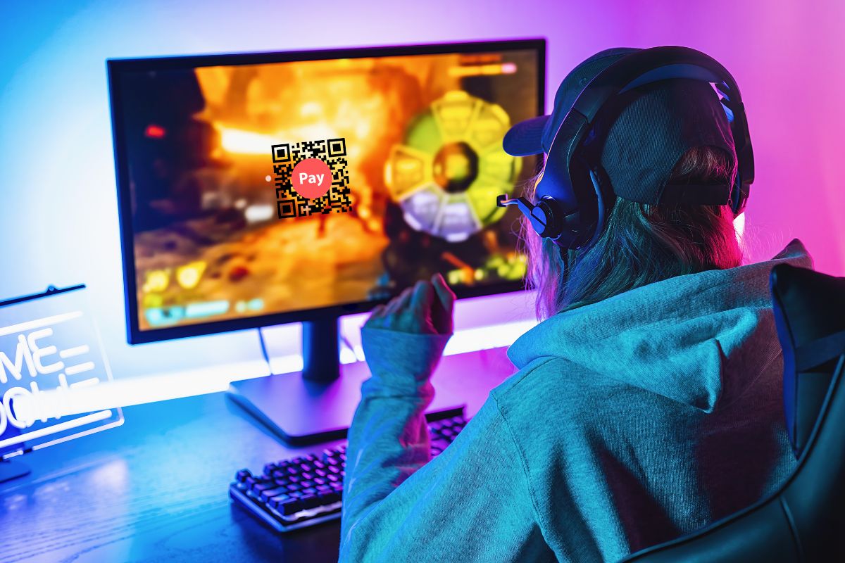QR codes - Person playing first-peson shooter